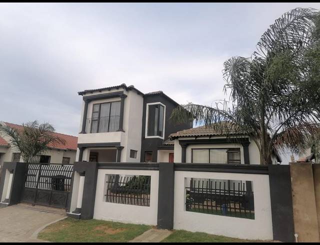 4 BEDROOM PROPERTY TO RENT IN FLEURHOF